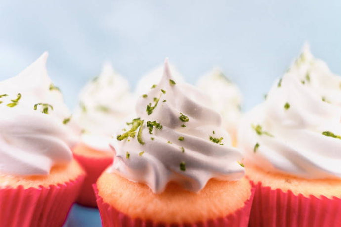 Zitronen Cupcakes mit Cheers Pinot Grigio